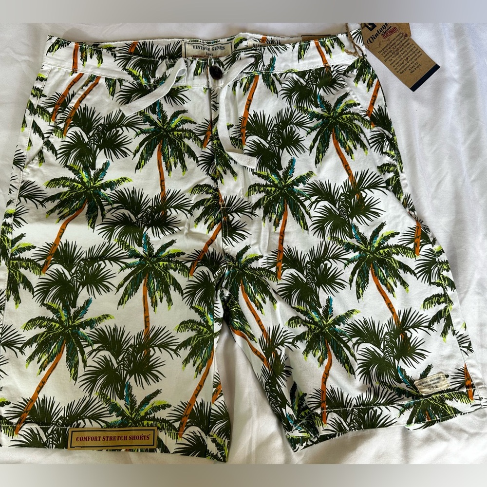 Mens palm trees design summer shorts brand new size 38 slim.